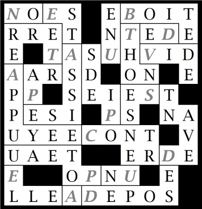 NO EST ASSISE PAR TERRE APPUYEE CONTRE UN POTEAU ELLE A DEPOSE DEVANT SES PIEDS UNE BOITE DE THON VIDE-let