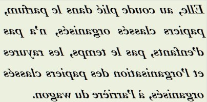 ELLE AU COUDE PLIE DANS - txt1r